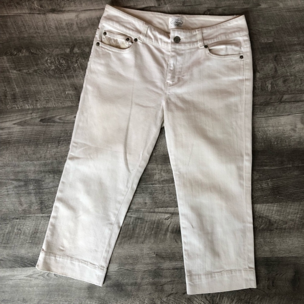 White House Black Market Blanc White Denim Cropped Jeans, size 6